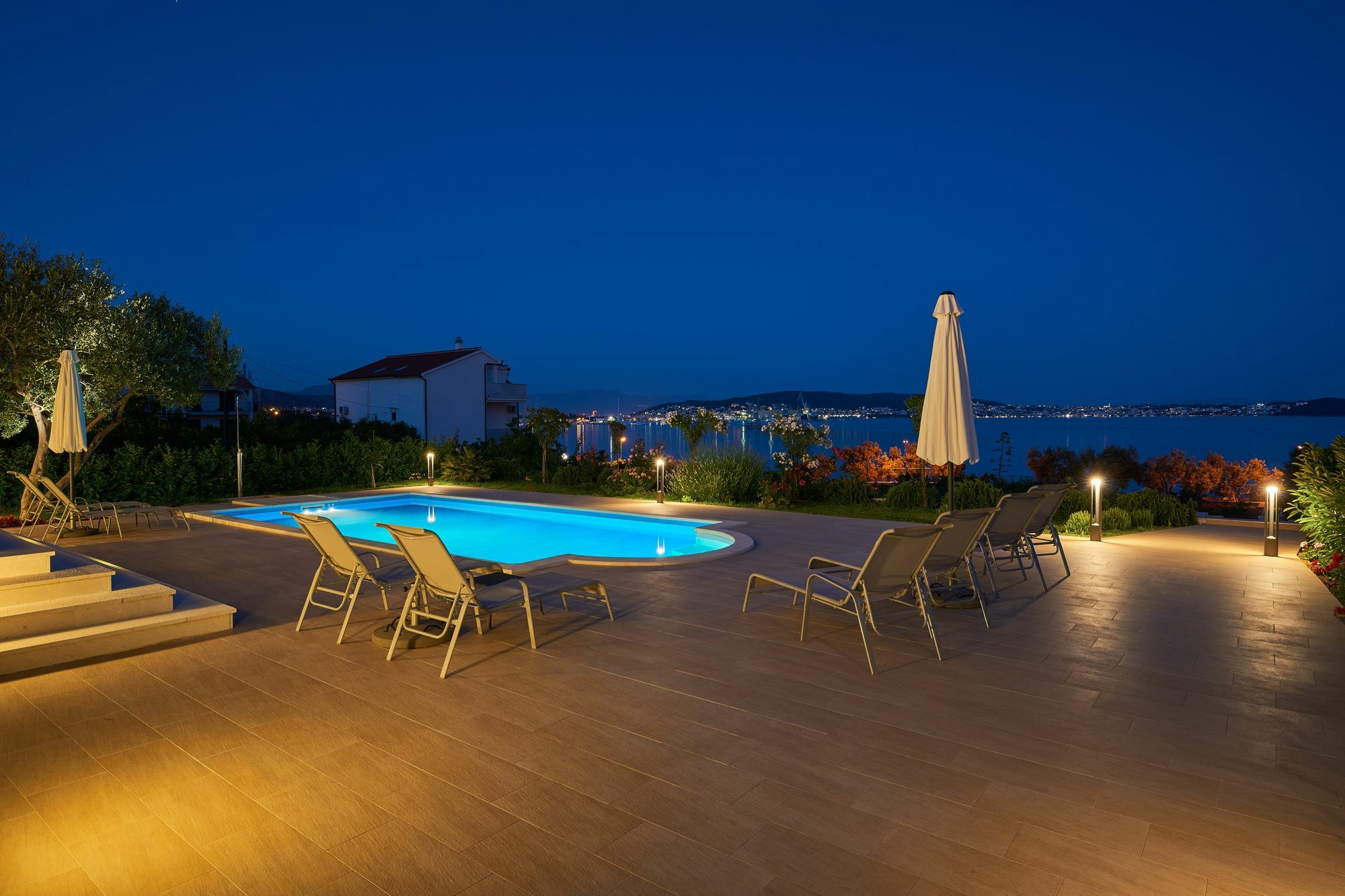 Villa Mila โตรกีร์ ภายนอก รูปภาพ